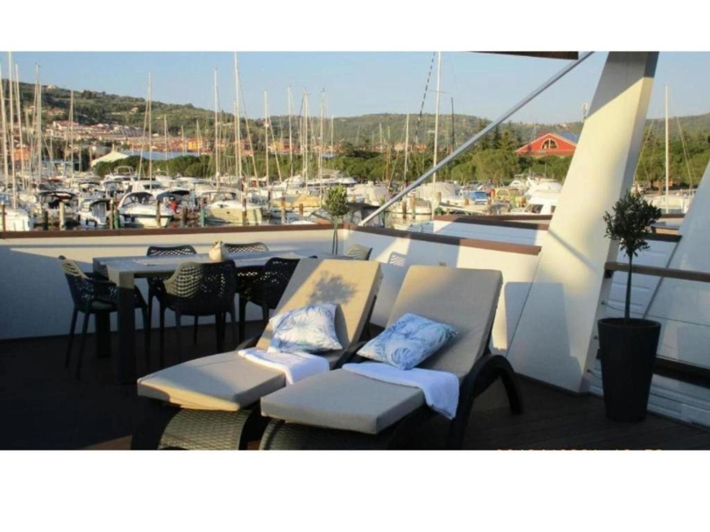 Floating House - Sunset Villa Portorož Kültér fotó